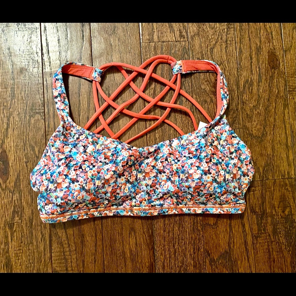 Lululemon sports bra NEW